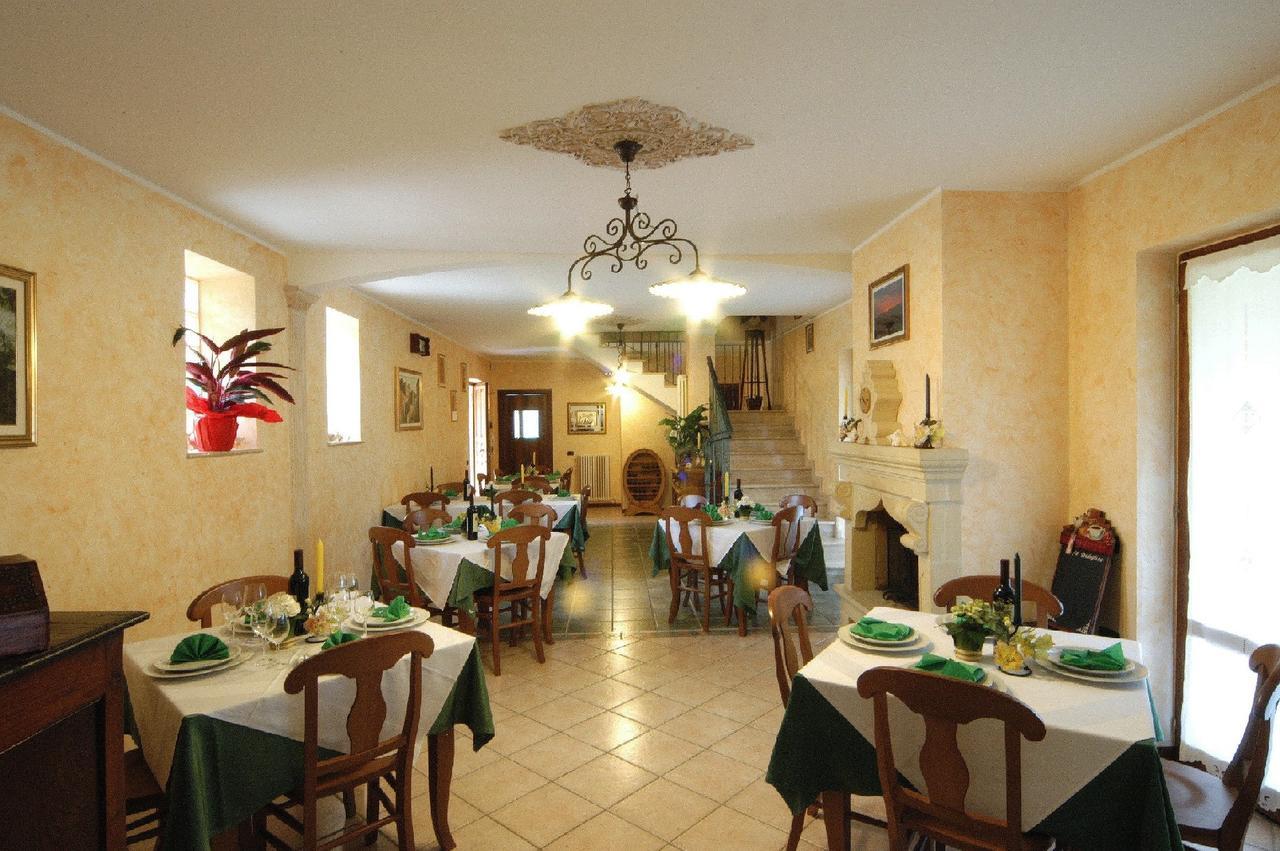 Agriturismo Il Crinale Castorano  Exteriör bild